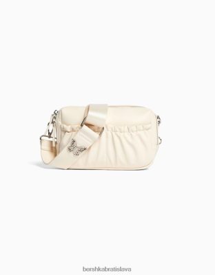 Bershka ženy Crossbody kabelka z umelej kože s motýľovým detailom krém príslušenstvo B86RXX2405 Bershka Rifle