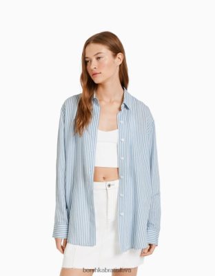 Bershka ženy Oversize ľanová košeľa s dlhým rukávom svetlo modrá oblečenie B86RXX902 Bershka Rifle