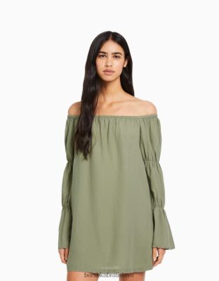 Bershka ženy ľanové minišaty s dlhým rukávom a naberaním kaki oblečenie B86RXX264 Bershka Nohavice