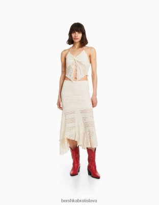 Bershka ženy asymetrická blond čipkovaná midi sukňa iné oblečenie B86RXX1612 Bershka Slovakia