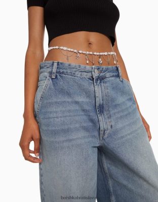 Bershka ženy brušná retiazka s perleťovými korálkami a príveskami striebro príslušenstvo B86RXX2440 Bershka Slovakia