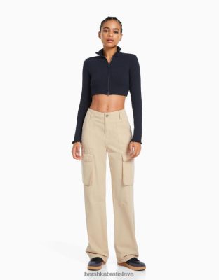 Bershka ženy cargo nohavice rovného strihu piesku oblečenie B86RXX1305 Bershka Nohavice