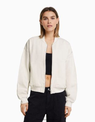 Bershka ženy džínsová bomber s kontrastnou niťou off white oblečenie B86RXX1169 Bershka Rifle