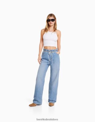 Bershka ženy džínsy rovného strihu s elastickým pásom svetlo modrá oblečenie B86RXX1584 Bershka Nohavice