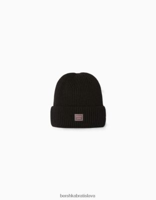 Bershka ženy krátka čiapka s nášivkou čierna príslušenstvo B86RXX2558 Bershka Rifle