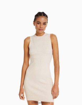 Bershka ženy minišaty z rebrovaného úpletu krém oblečenie B86RXX242 Bershka Rifle