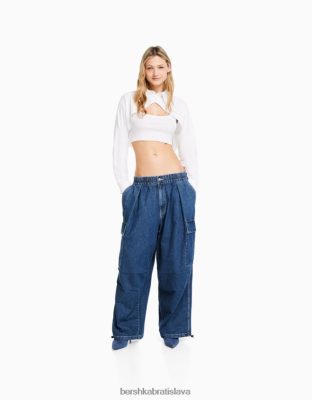Bershka ženy objemné cargo džínsy svetlo modrá oblečenie B86RXX1538 Bershka Rifle
