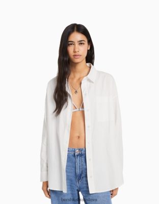 Bershka ženy oversize popelínová košeľa s dlhým rukávom biela oblečenie B86RXX943 Bershka Slovakia