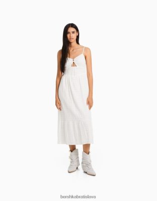 Bershka ženy páskové midi šaty s výrezom a volánikmi biela oblečenie B86RXX66 Bershka Nohavice