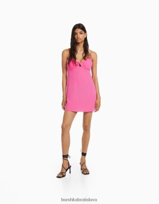 Bershka ženy páskové minišaty z ľanovej zmesi s uzlom fuchsiová oblečenie B86RXX72 Bershka Nohavice