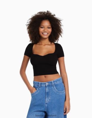 Bershka ženy pletený sveter s krátkym rukávom a srdiečkovým výstrihom čierna oblečenie B86RXX542 Bershka Rifle