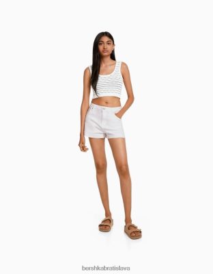 Bershka ženy pohodlné keprové šortky s vyhrnutým lemom biela oblečenie B86RXX1696 Bershka Slovakia
