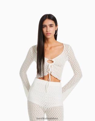Bershka ženy rustikálne tričko s dlhým rukávom a detailom na zaviazanie off white oblečenie B86RXX423 Bershka Nohavice