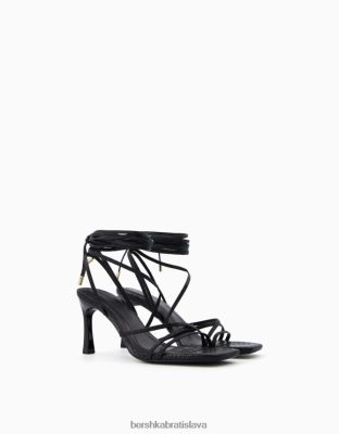 Bershka ženy sandále na vysokom podpätku s reliéfnou zvieracou potlačou čierna obuv B86RXX2175 Bershka Nohavice