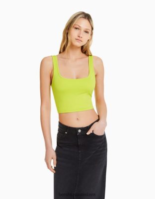 Bershka ženy top so širokými ramienkami vápno oblečenie B86RXX831 Bershka Nohavice