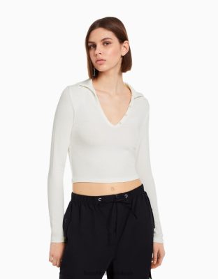 Bershka ženy tričko s dlhým rukávom a golierom na gombíky krém oblečenie B86RXX445 Bershka Slovakia