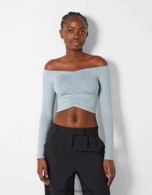 Bershka ženy tričko s dlhým rukávom cez rameno s naberanými detailmi svetlo modrá oblečenie B86RXX566 Bershka Rifle