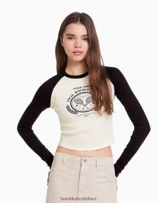 Bershka ženy tričko s dlhým rukávom v raglánovom štýle biela/čierna oblečenie B86RXX643 Bershka Slovakia