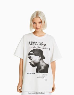 Bershka ženy tričko s krátkym rukávom s tupac potlačou off white oblečenie B86RXX342 Bershka Nohavice