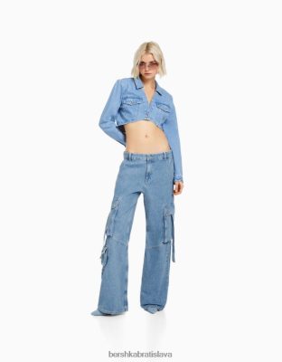 Bershka ženy viacvreckové cargo džínsy svetlo modrá oblečenie B86RXX1975 Bershka Slovakia