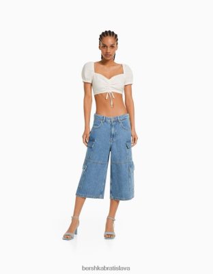 Bershka ženy voľné džínsové cargo bermudy svetlo modrá oblečenie B86RXX1391 Bershka Rifle