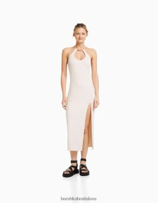 Bershka ženy vypasované midi šaty s detailom goliera off white oblečenie B86RXX128 Bershka Rifle