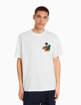 Bershka muži boxy-fit tričko s krátkym rukávom off white oblečenie B86RXX2847 Bershka Nohavice