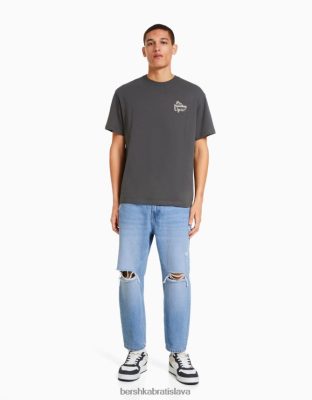 Bershka muži džínsy voľného strihu s roztrhávaním svetlo modrá oblečenie B86RXX3207 Bershka Nohavice