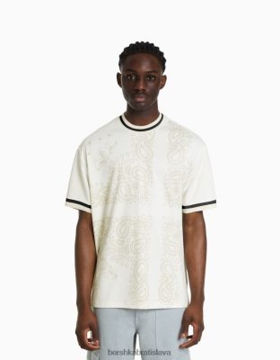 Bershka muži extra voľný strih sieťované tričko s krátkym rukávom a paisley potlačou off white oblečenie B86RXX2635 Bershka Slovakia