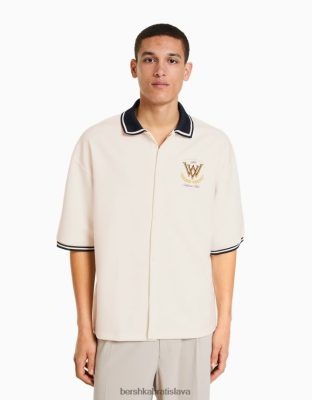 Bershka muži košeľa s krátkym rukávom a rebrovaným golierom biela oblečenie B86RXX2940 Bershka Nohavice