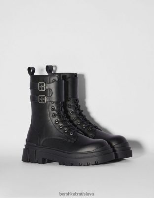 Bershka muži šnurovacie čižmy s prackami čierna obuv B86RXX3574 Bershka Slovakia