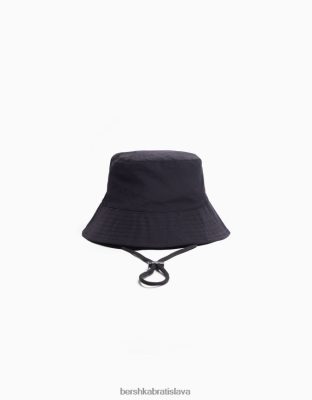 Bershka muži nylonová čiapka do dažďa s popruhmi čierna príslušenstvo B86RXX3612 Bershka Nohavice