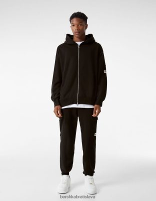 Bershka muži plyšové nákladné joggery čierna oblečenie B86RXX3242 Bershka Rifle
