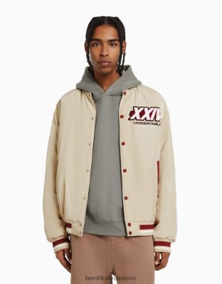 Bershka muži prešívaná bomber s potlačou krém oblečenie B86RXX3106 Bershka Slovakia