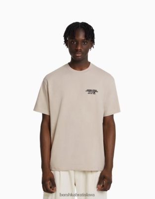 Bershka muži tričko boxy fit s krátkym rukávom s potlačou ťava oblečenie B86RXX2655 Bershka Nohavice