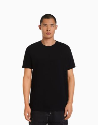 Bershka muži tričko s krátkym rukávom bežného strihu čierna oblečenie B86RXX2797 Bershka Slovakia