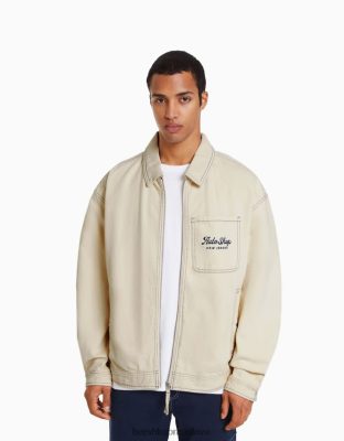 Bershka muži vyšívaná bavlnená bunda s kontrastnými švami krém oblečenie B86RXX3077 Bershka Rifle