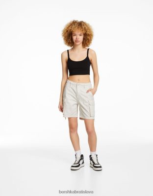 Bershka unisex bavlnené cargo bermudy s ramienkami off white oblečenie B86RXX4025 Bershka Rifle