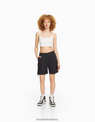 Bershka unisex bavlnené cargo bermudy s ramienkami tmavo šedá oblečenie B86RXX4026 Bershka Nohavice