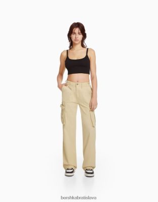 Bershka unisex nastaviteľné cargo nohavice rovného strihu piesku oblečenie B86RXX3868 Bershka Slovakia