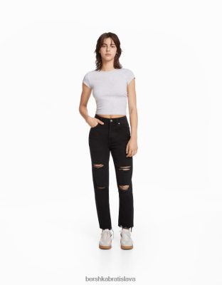 Bershka unisex roztrhané mom džínsy čierna oblečenie B86RXX3952 Bershka Slovakia