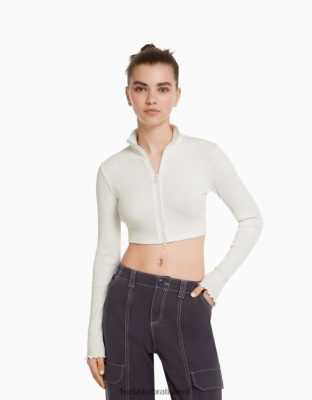 Bershka unisex skrátený kardigán s vysokým výstrihom a zipsom off white oblečenie B86RXX4123 Bershka Slovakia